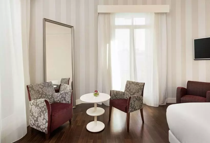 هتل NH Collection Madrid Abascal