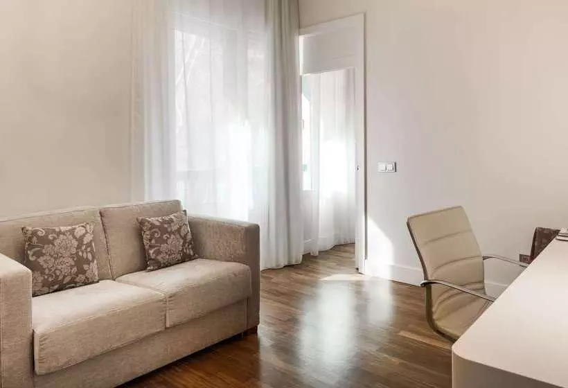 هتل NH Collection Madrid Abascal