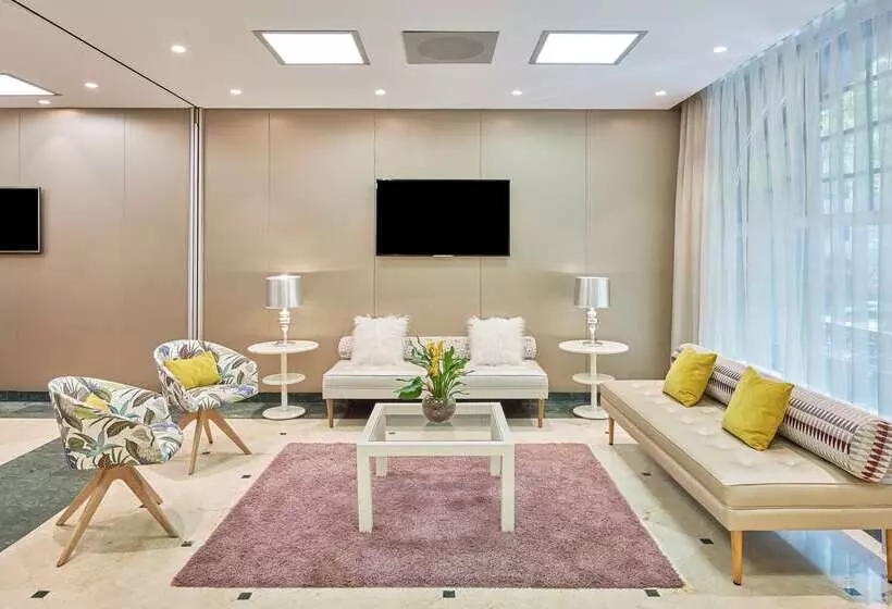 هتل NH Collection Madrid Abascal