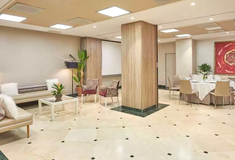 هتل NH Collection Madrid Abascal