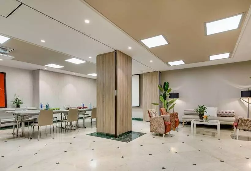 هتل NH Collection Madrid Abascal