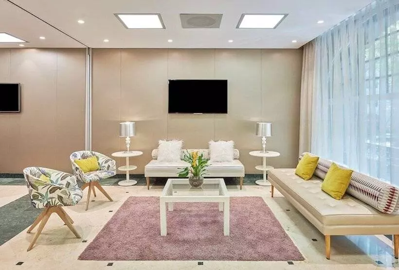 هتل NH Collection Madrid Abascal