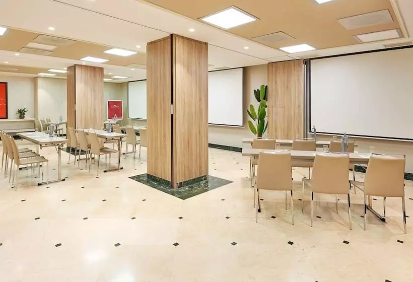 هتل NH Collection Madrid Abascal