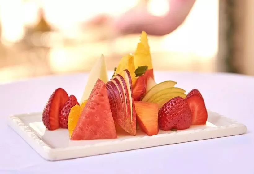 هتل NH Collection Madrid Abascal