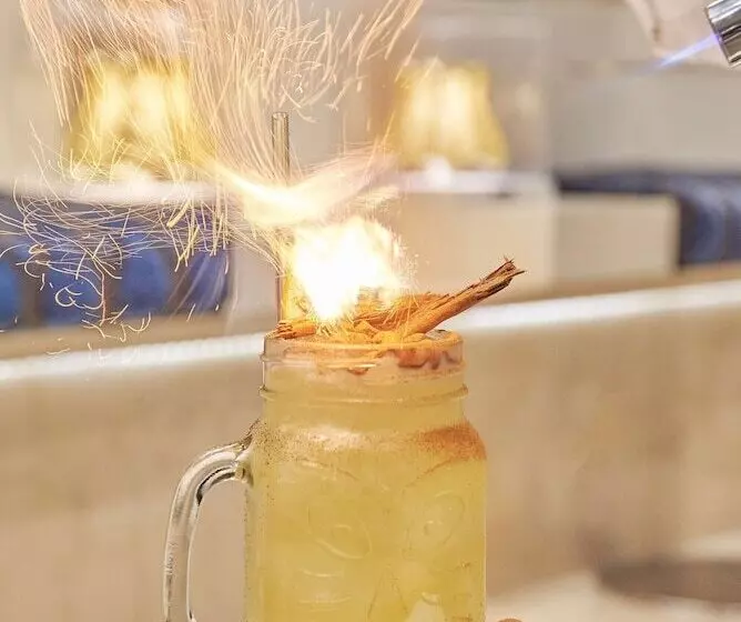 هتل NH Collection Madrid Abascal