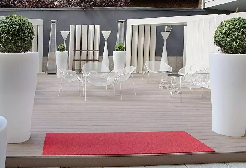 هتل NH Collection Madrid Abascal