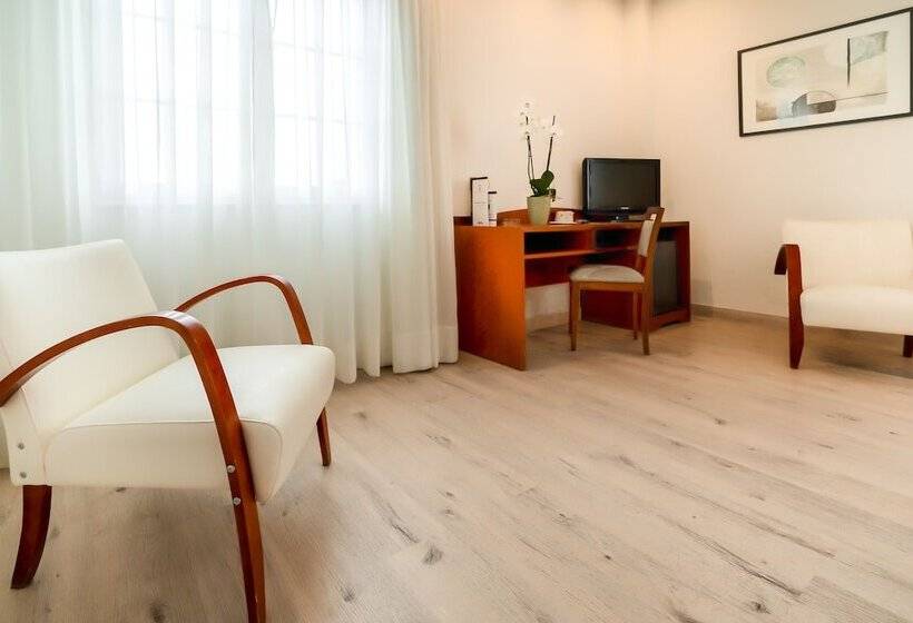 هتل Ponferrada Plaza