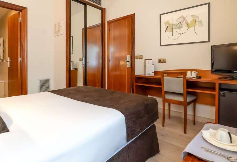 هتل Ponferrada Plaza