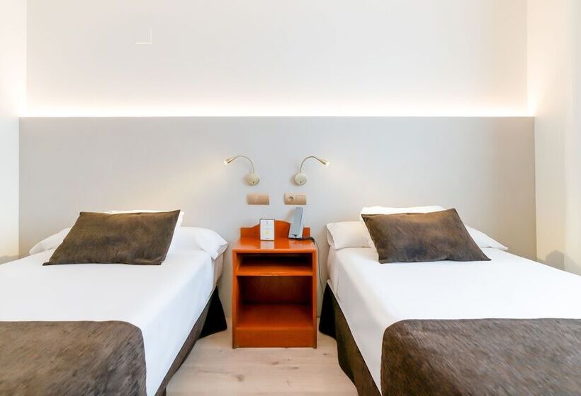 هتل Ponferrada Plaza