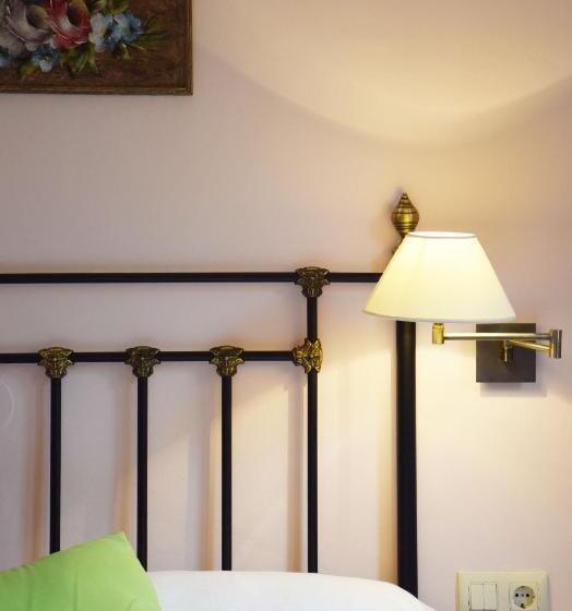 فندق ريفى Hontoria