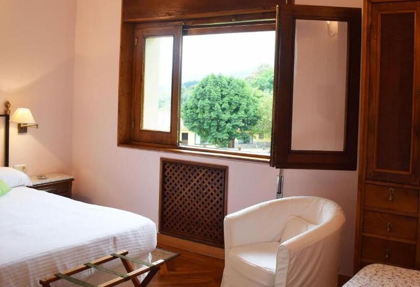 فندق ريفى Hontoria