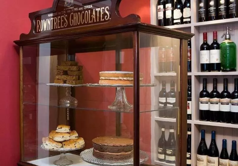 Отель The Hideaway At Windermere