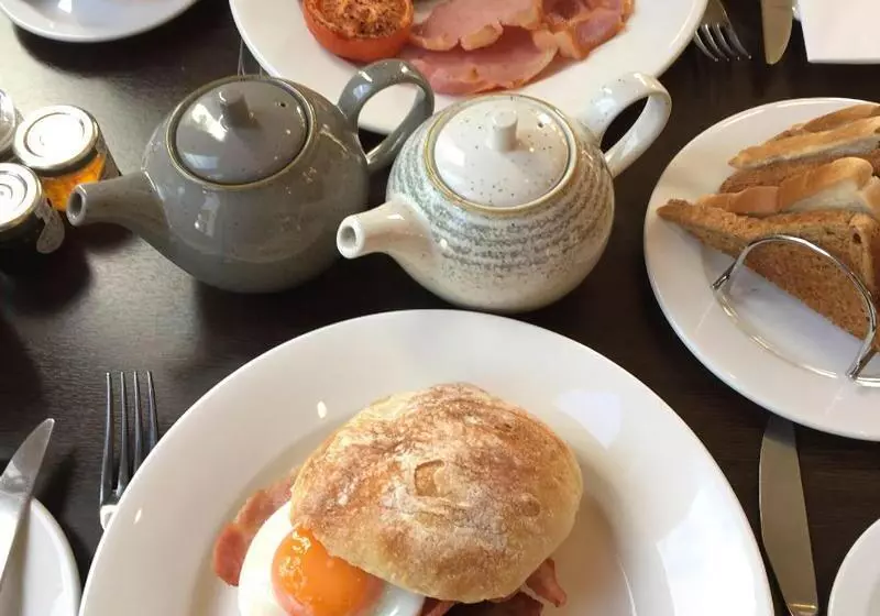 Отель The Hideaway At Windermere