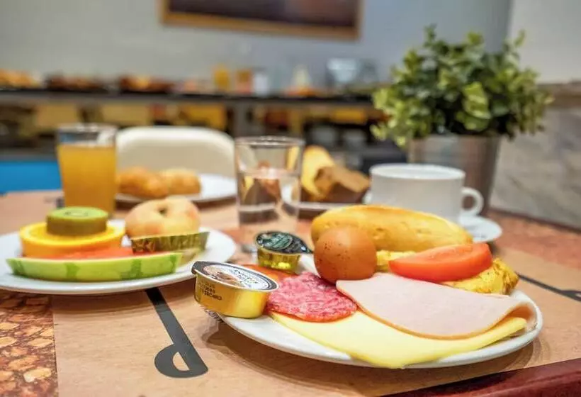 هتل Yit Conquista De Toledo