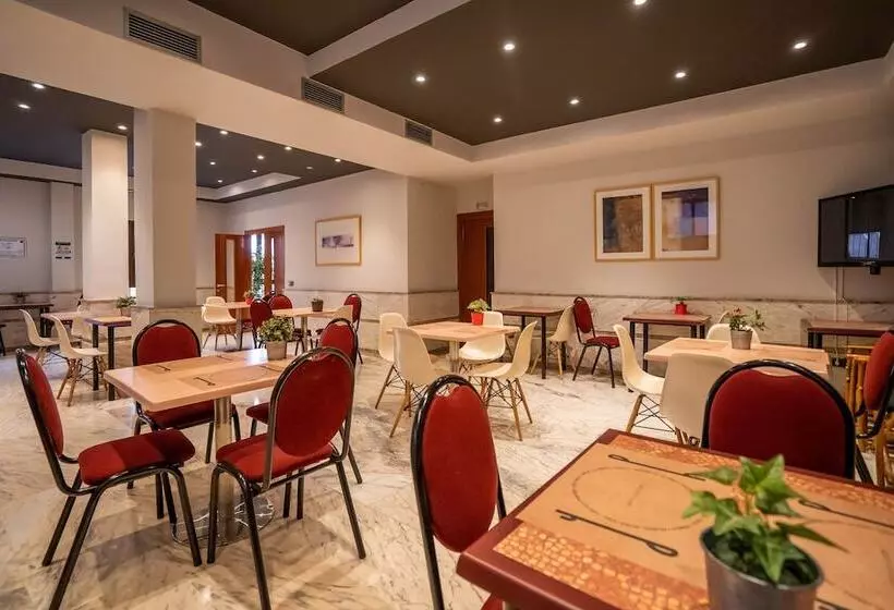 هتل Yit Conquista De Toledo