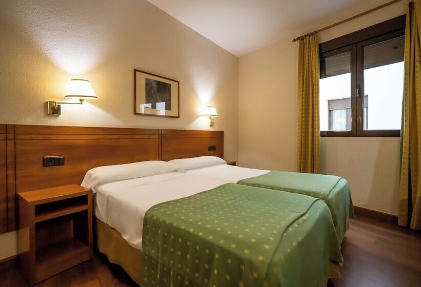 酒店 Yit Conquista De Toledo