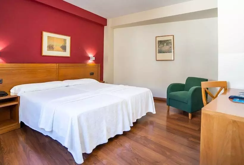 هتل Yit Conquista De Toledo