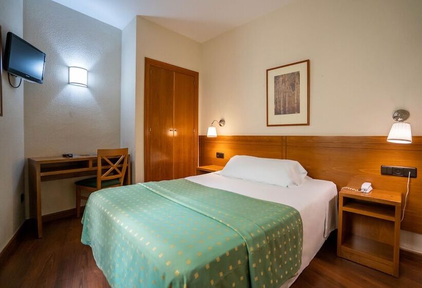 酒店 Yit Conquista De Toledo