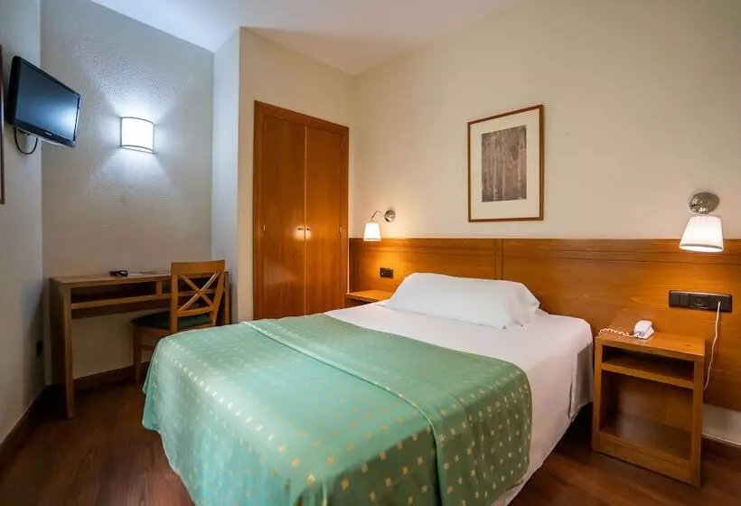 هتل Yit Conquista De Toledo