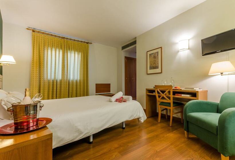 酒店 Yit Conquista De Toledo