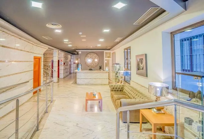 هتل Yit Conquista De Toledo