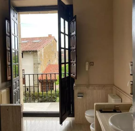 Parador De Santillana Gil Blas