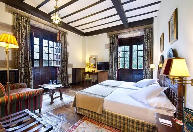 Parador De Santillana Gil Blas