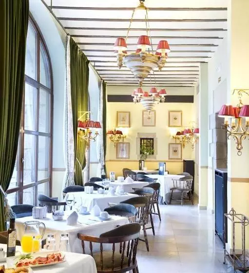 Parador De Santillana Gil Blas