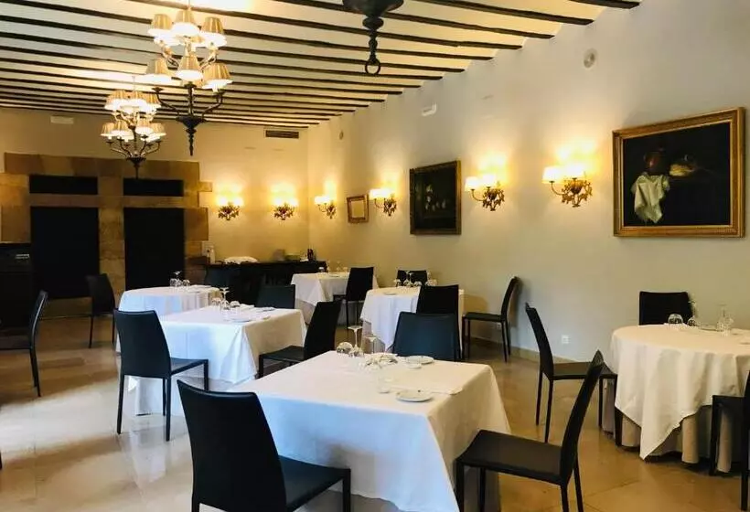 Parador De Santillana Gil Blas