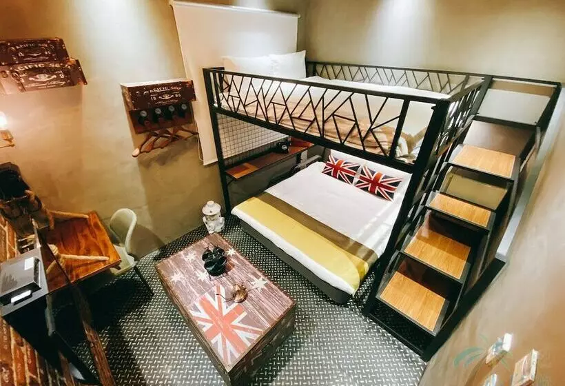 هاستل 和興大飯店  小島遊