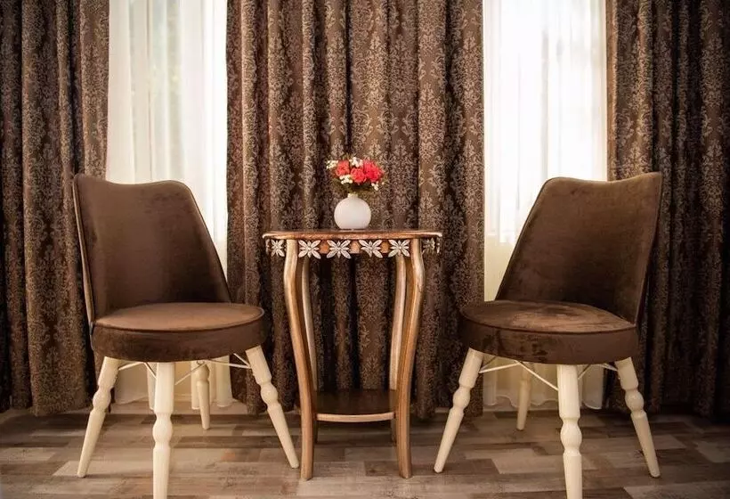 Hotelli Otantik Shumen