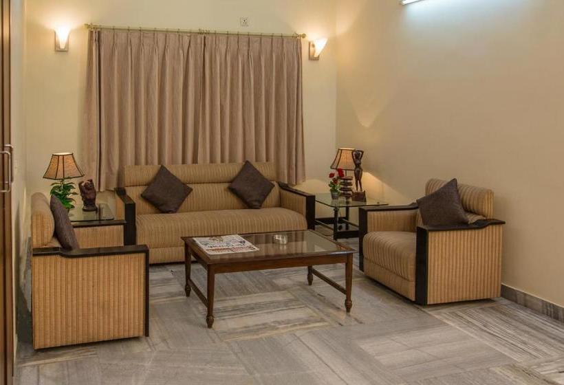 פנסיון Dorota House