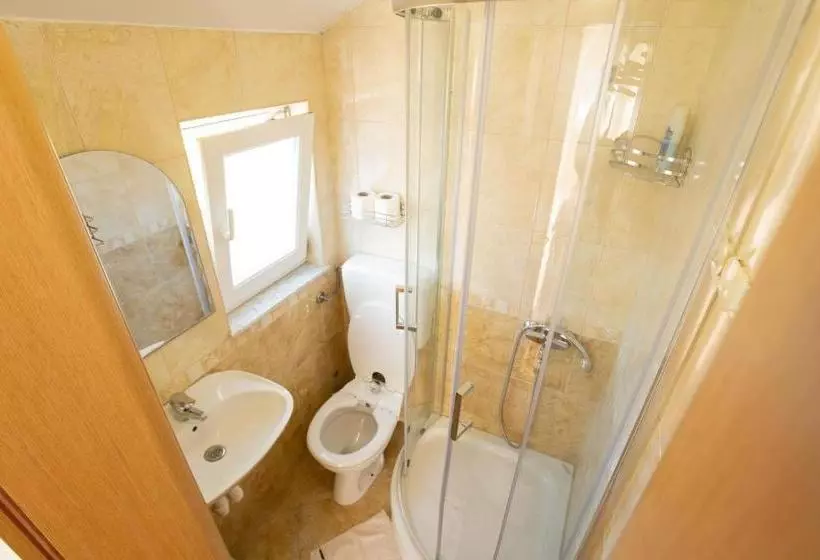 هاستل Guesthouse Aurora