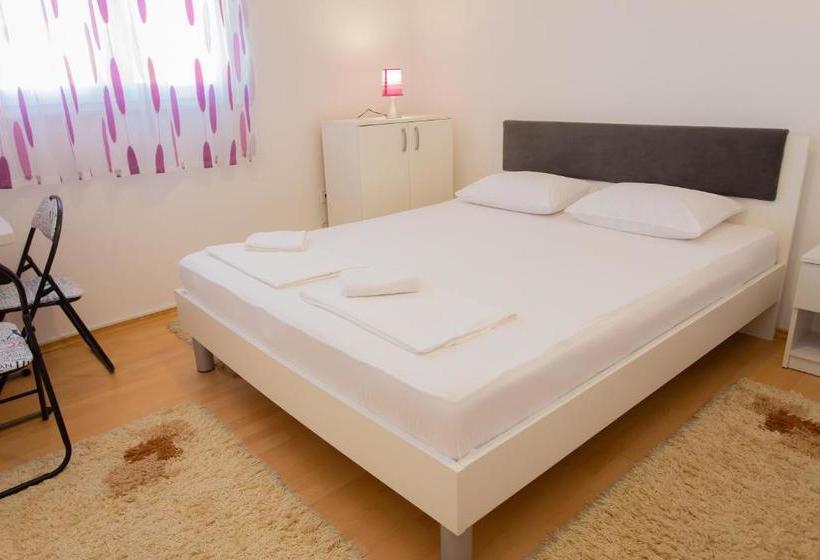 هاستل Guesthouse Aurora