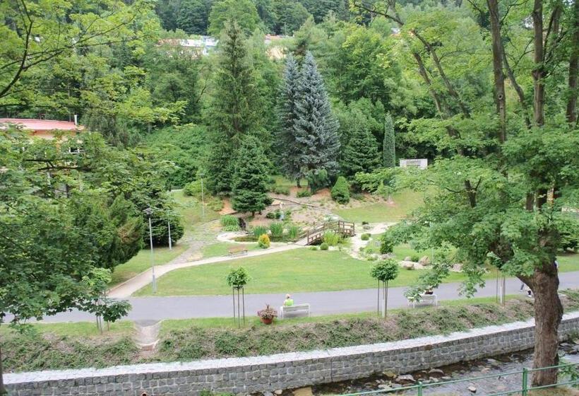 Szálloda Penzion Haus Regrus