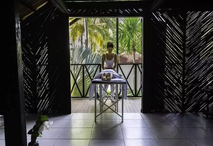 ホテル Selina Palomino