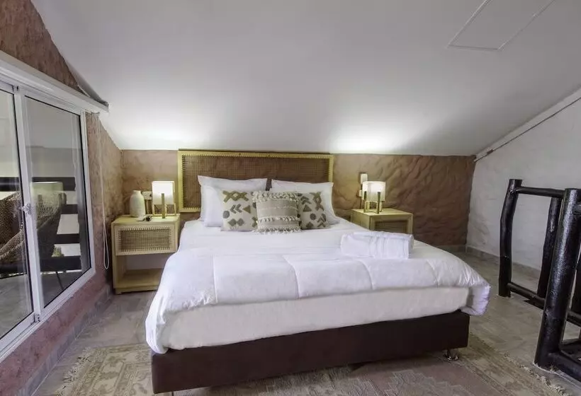 ホテル Selina Palomino