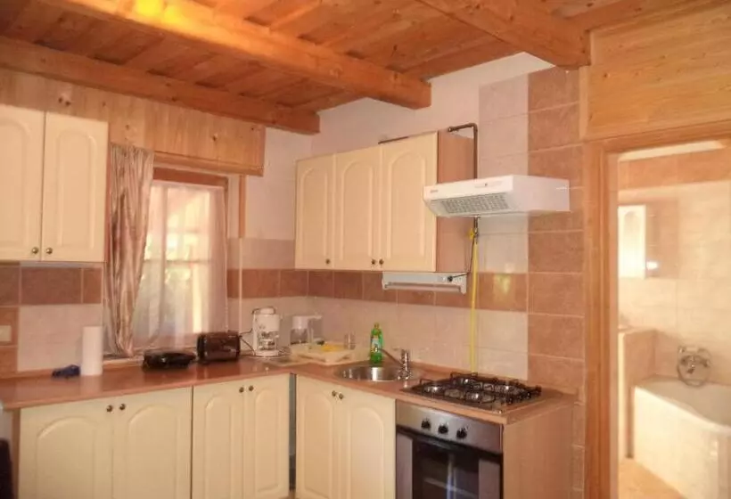 پانسیون Kinga House