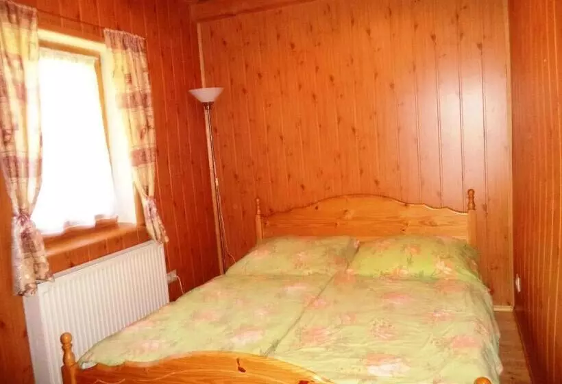 پانسیون Kinga House