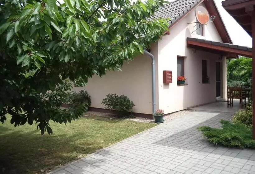 پانسیون Kinga House