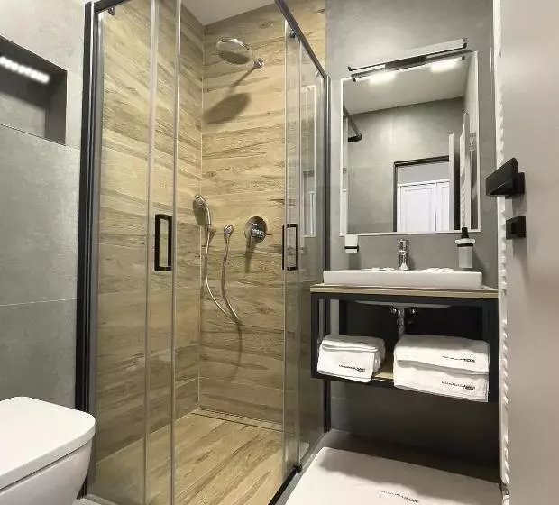 Restaurant & Pension U Hradu