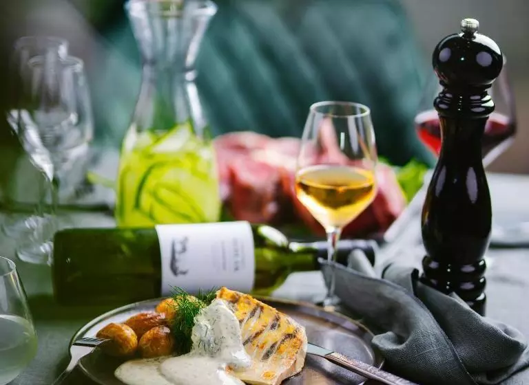 Restaurant & Pension U Hradu