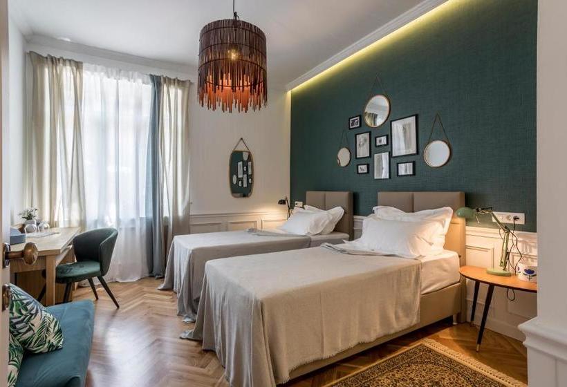 Bed and Breakfast Evala Luxury Rooms With Pool And Garden