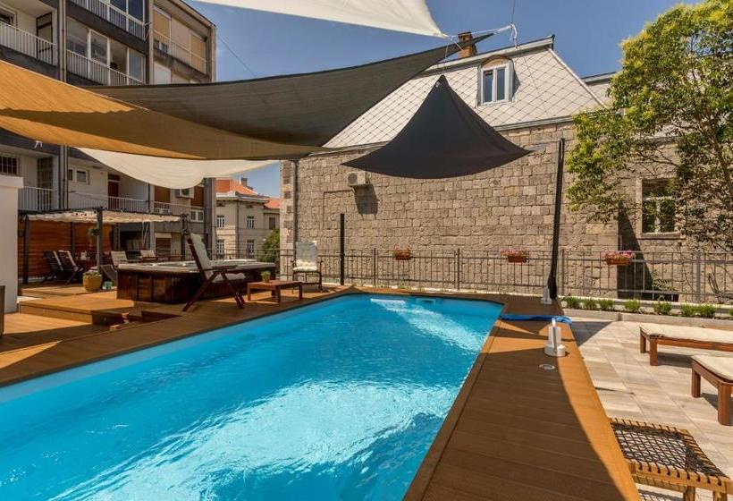 Bed and Breakfast Evala Luxury Rooms With Pool And Garden