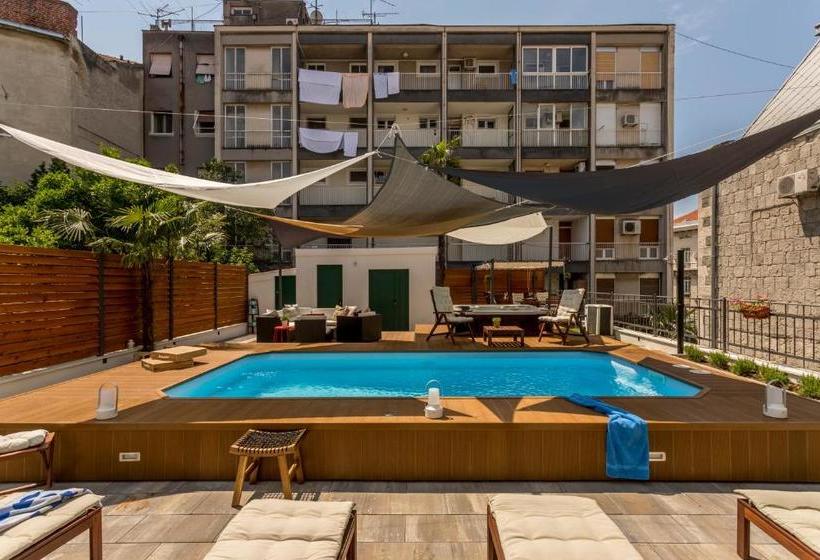 Bed and Breakfast Evala Luxury Rooms With Pool And Garden