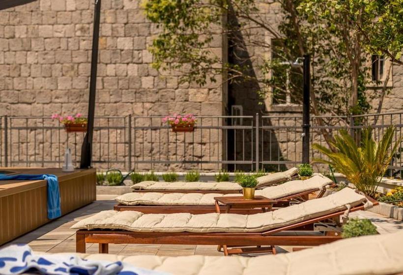 Bed and Breakfast Evala Luxury Rooms With Pool And Garden