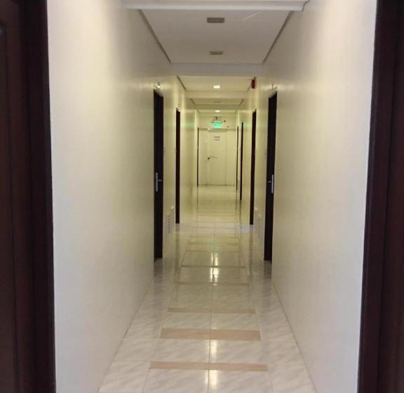 호텔 Alice In Wonderland Beach