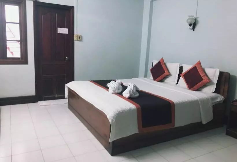 Hotelli Vientiane Chaleunxay Center