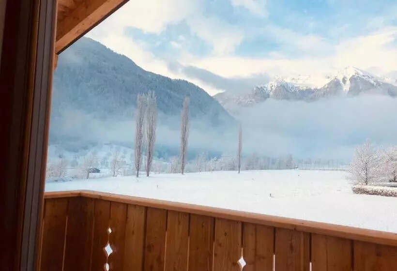 ベッドアンドブレックファースト Fulun Mountain Lodge