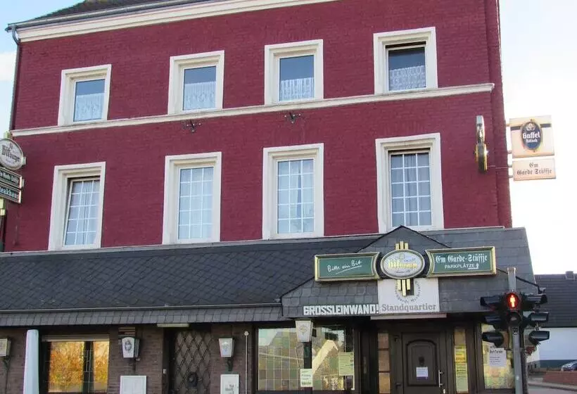 Eifel Quartier Pension Und Gasthof Em Gardestüffje